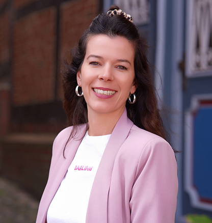 Janina van Rijn Zertifizierte Immobilienmaklerin Industriekauffrau